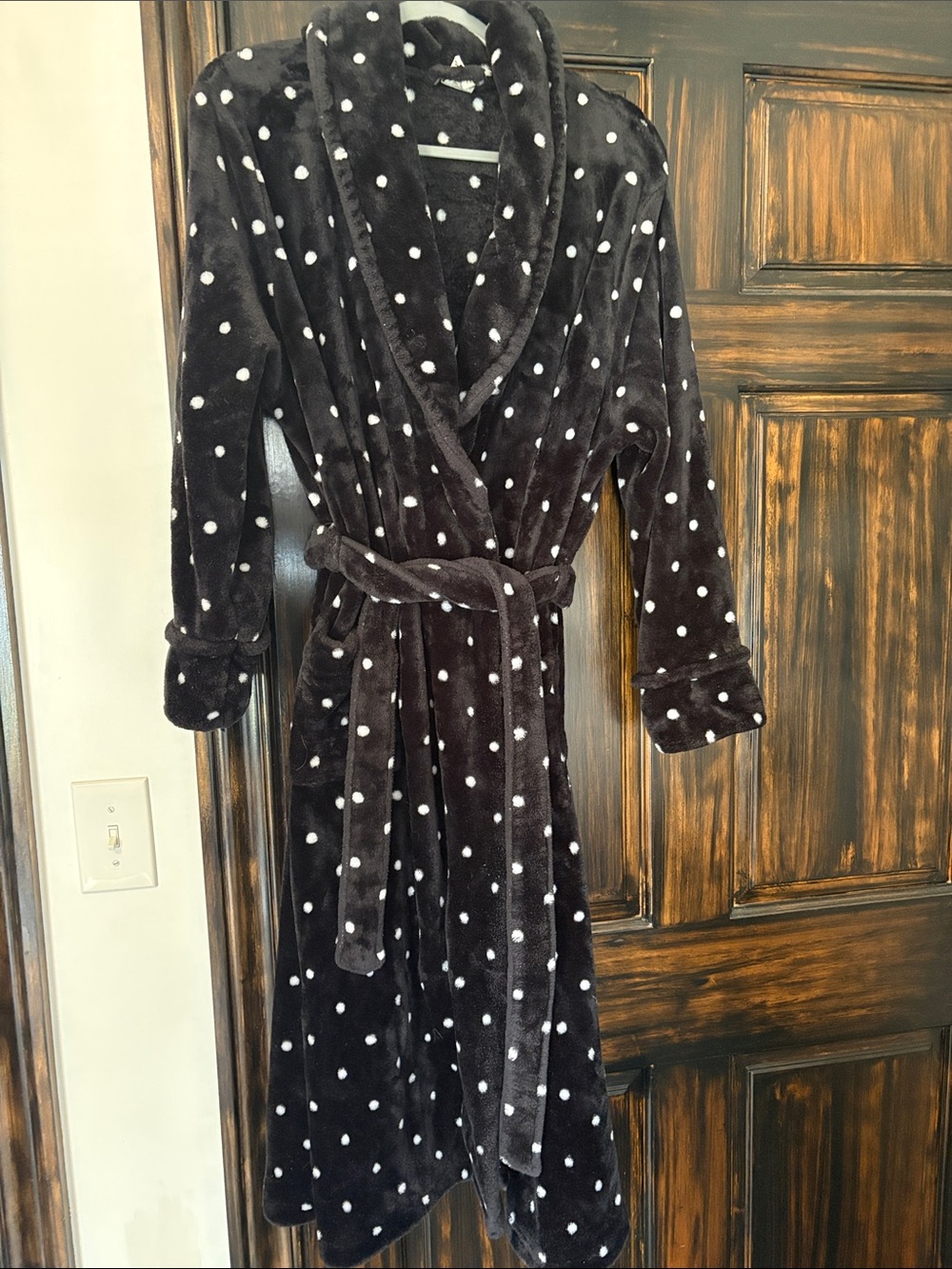 Sonoma Black Polka Dot Plush Robe with White Dots
